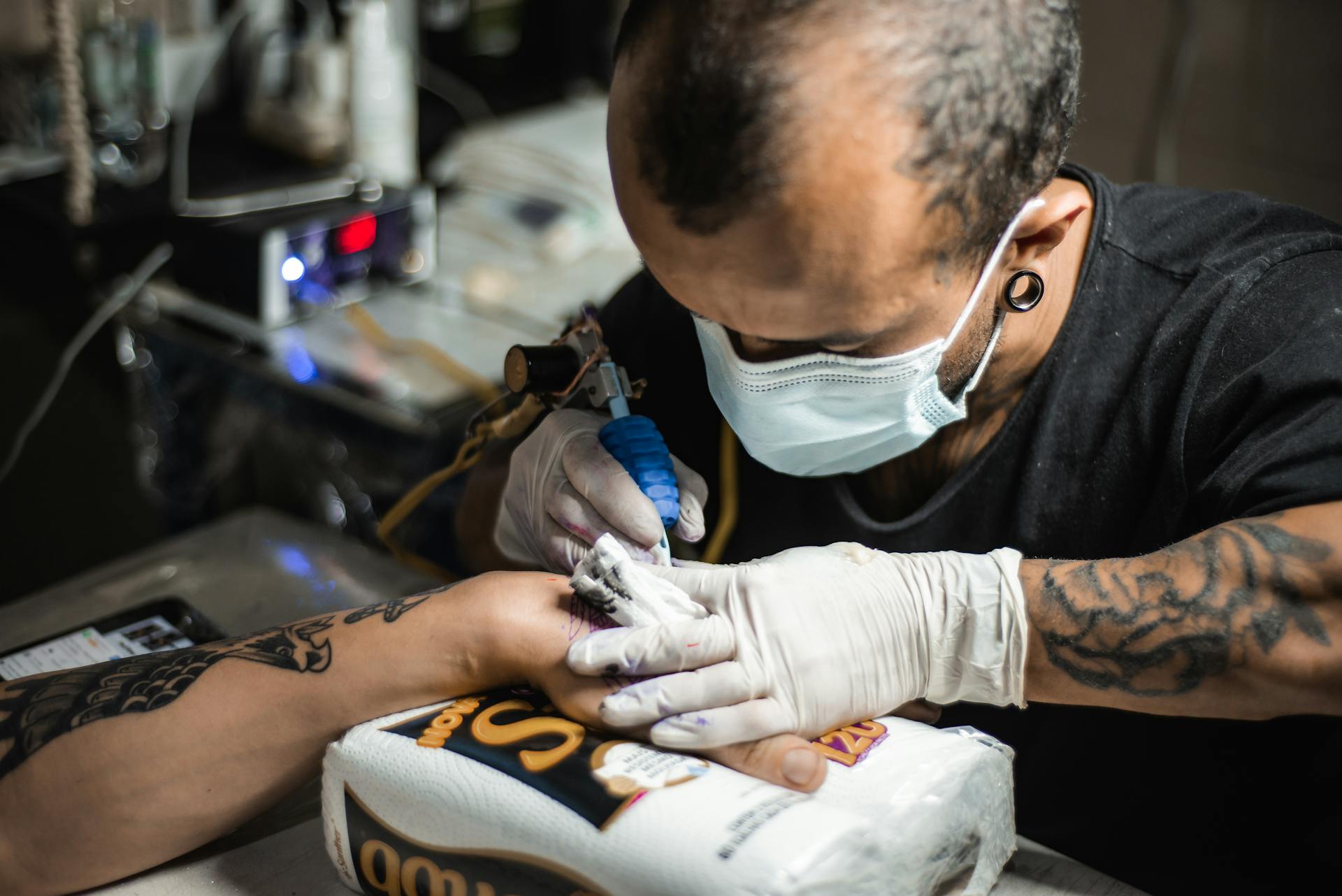 Tattoo Apprenticeships for Parents: How To Juggle Family Life and Your Training Schedule
