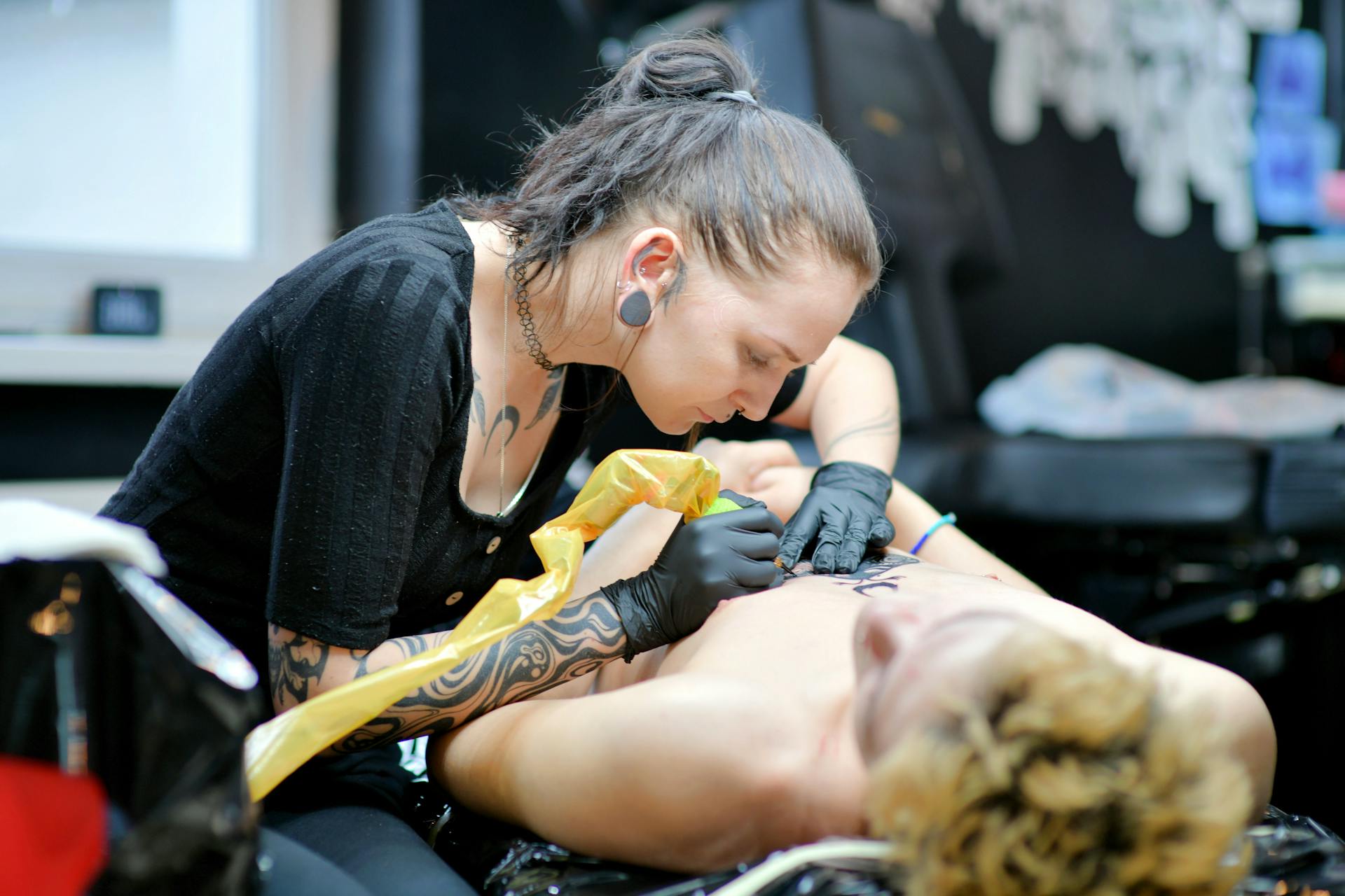 Tattoo Apprenticeships for Parents: How To Juggle Family Life and Your Training Schedule