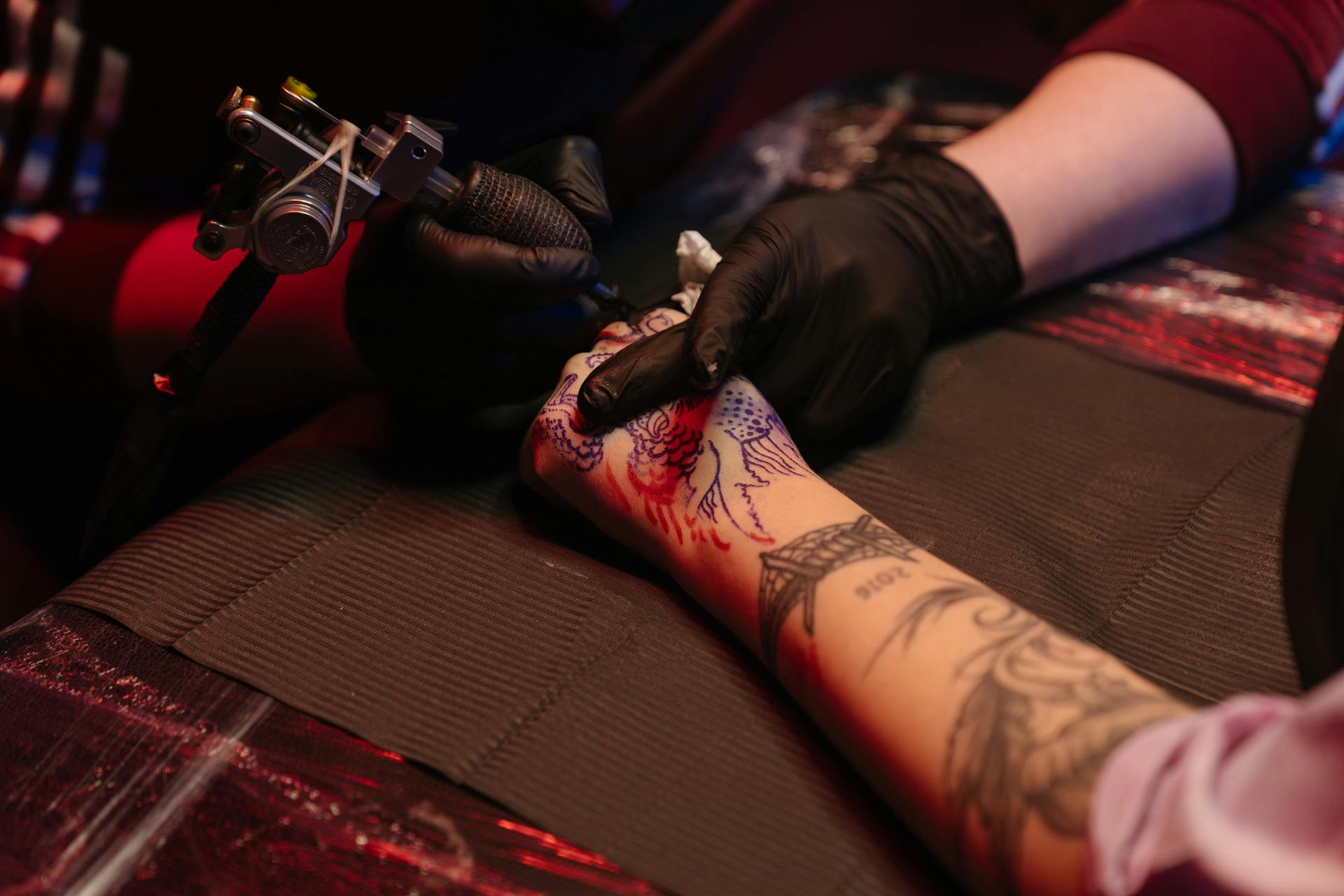 How a Supportive Tattoo Apprenticeship Helps Tattoo Artists Push Through Self-Doubt