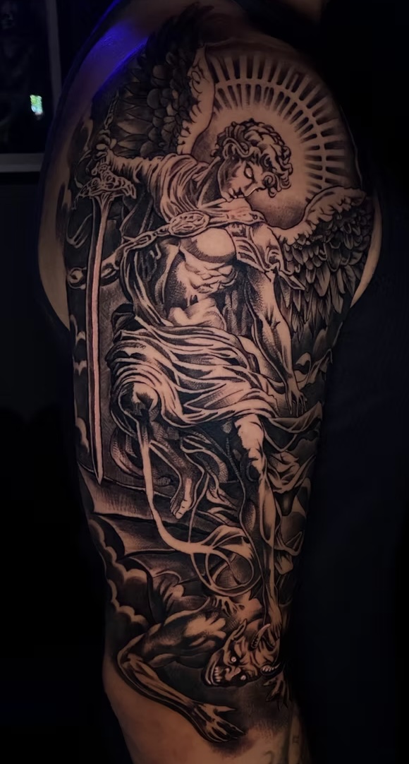 BECOME A TATTOO ARTIST - LA